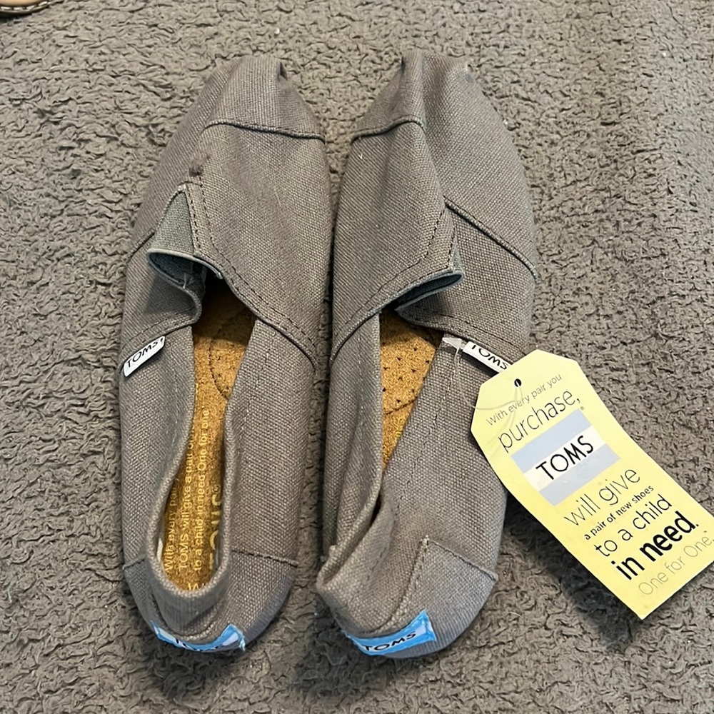 Toms